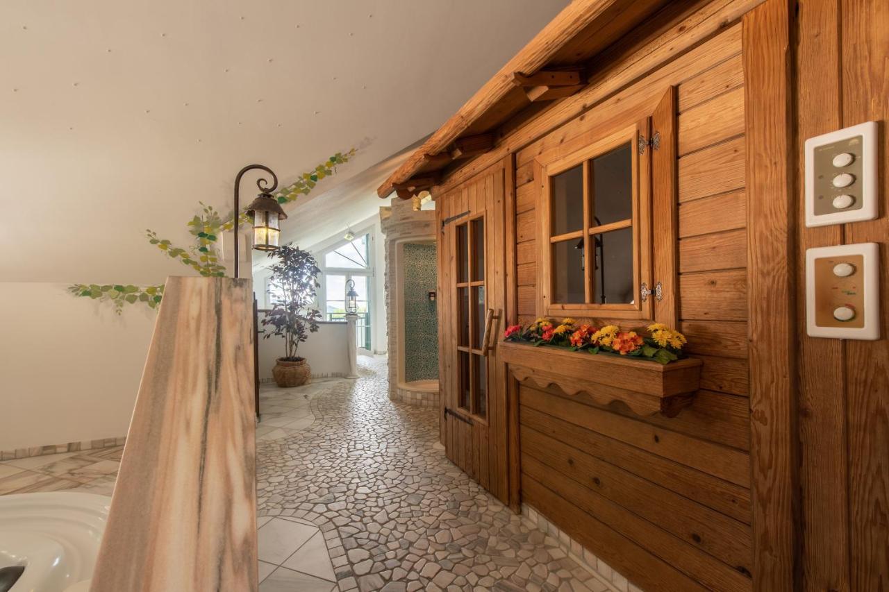Hotel Irmgard Strass im Attergau المظهر الخارجي الصورة