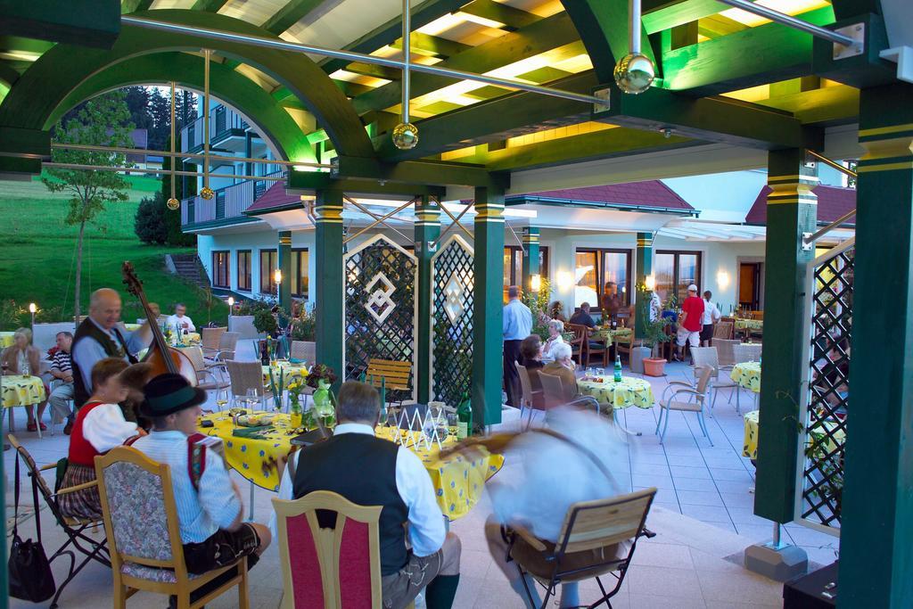 Hotel Irmgard Strass im Attergau المظهر الخارجي الصورة